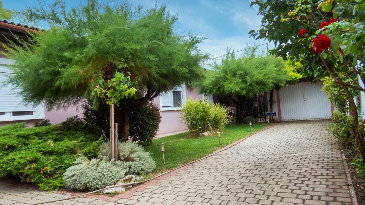 Apartman Ksenija Dakovo Exterior photo