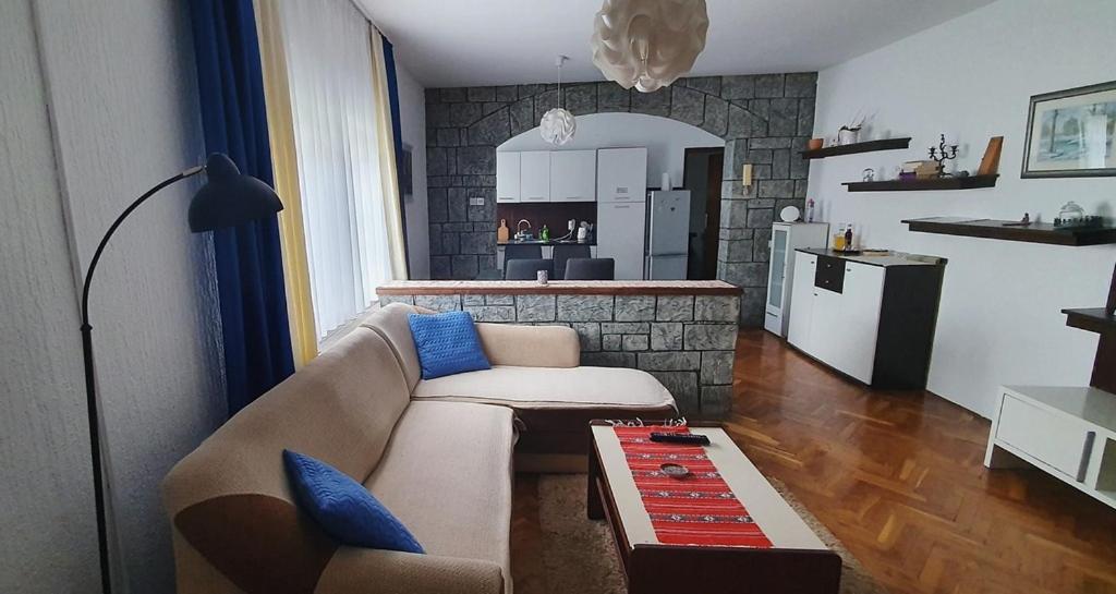 Apartman Ksenija Dakovo Exterior photo