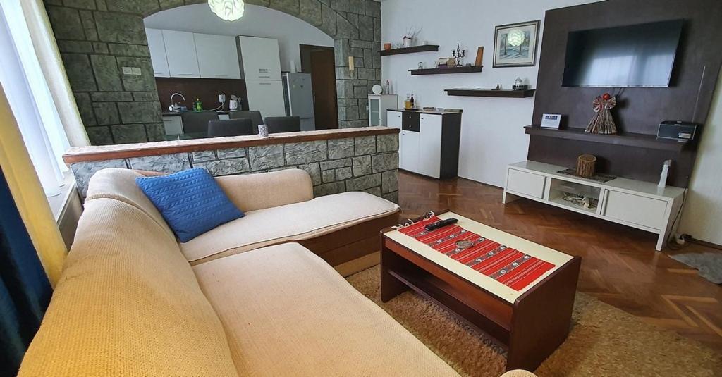 Apartman Ksenija Dakovo Exterior photo